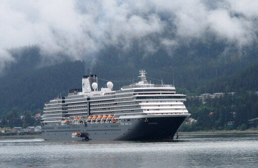 Cruise line port